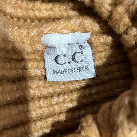 Little girls CC beanie with ears - Picture 3 of 4